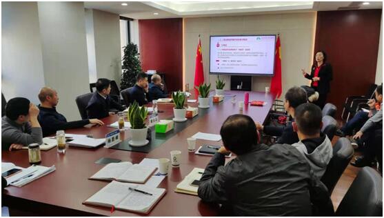 安徽AG旗舰厅地产集团公司召开党委理论学习中心组第十二次学习扩大会