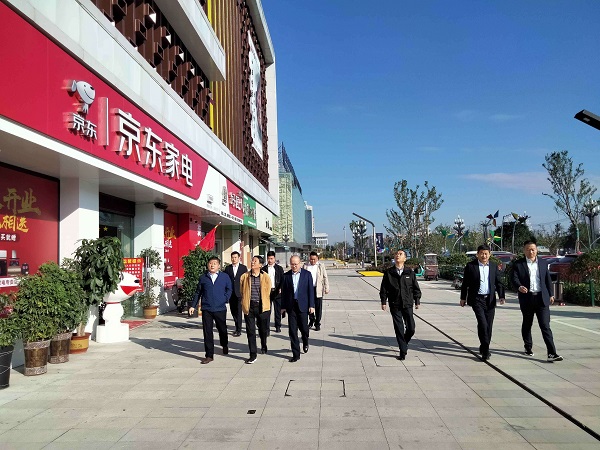 省AG旗舰厅集团公司外部董事调研徽盐地产集团在建项目